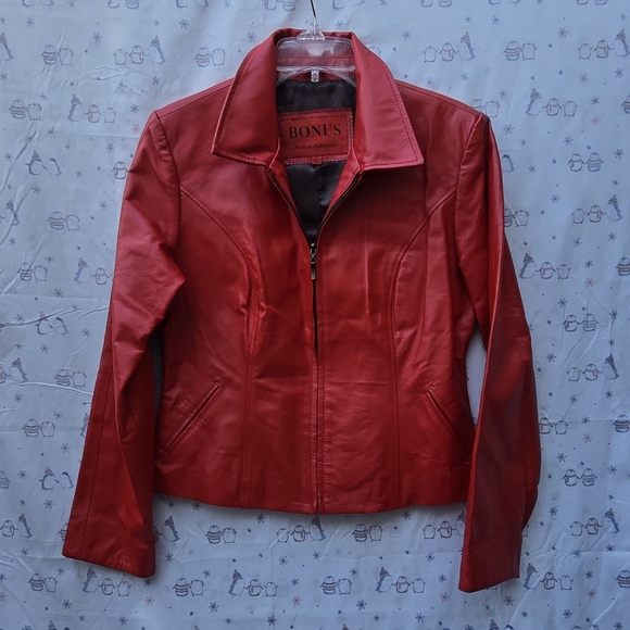 Bonus Italian Fashions 100% leather red zip-up side pockets women's moto jacket